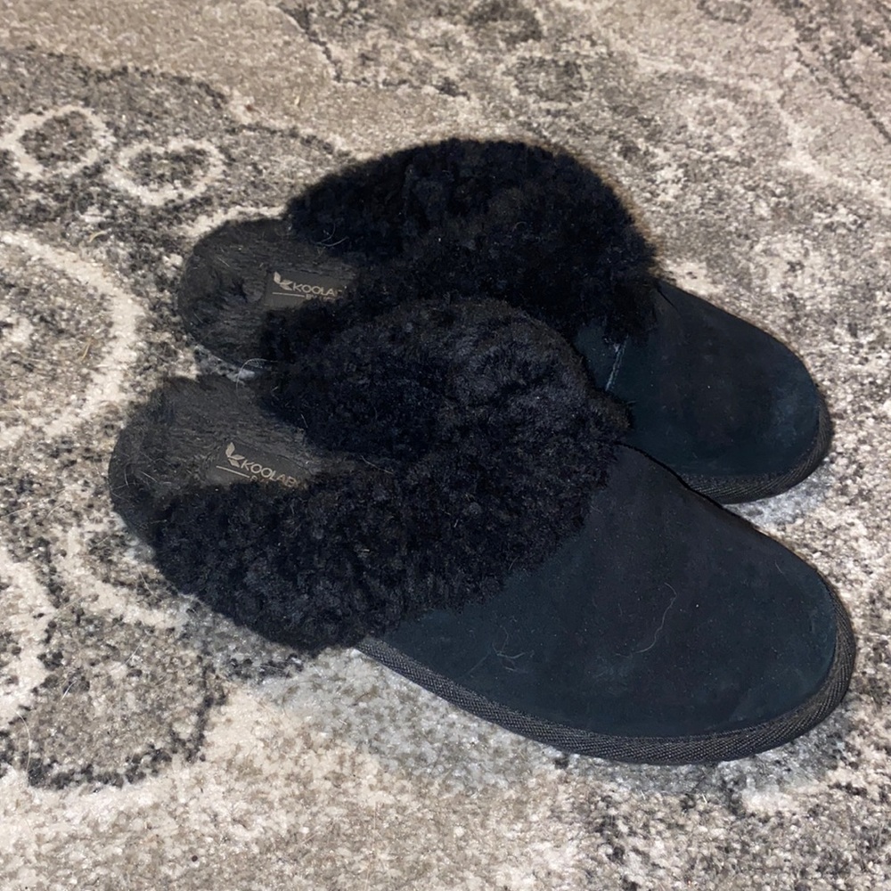Kookaburra by Ugg slippers